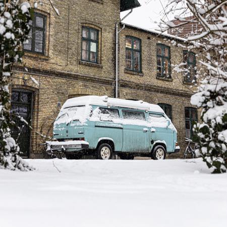 images/150-camper-in-snow.jpg